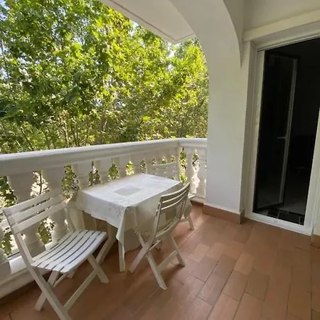 Apartment Superbe Dans Privee. *